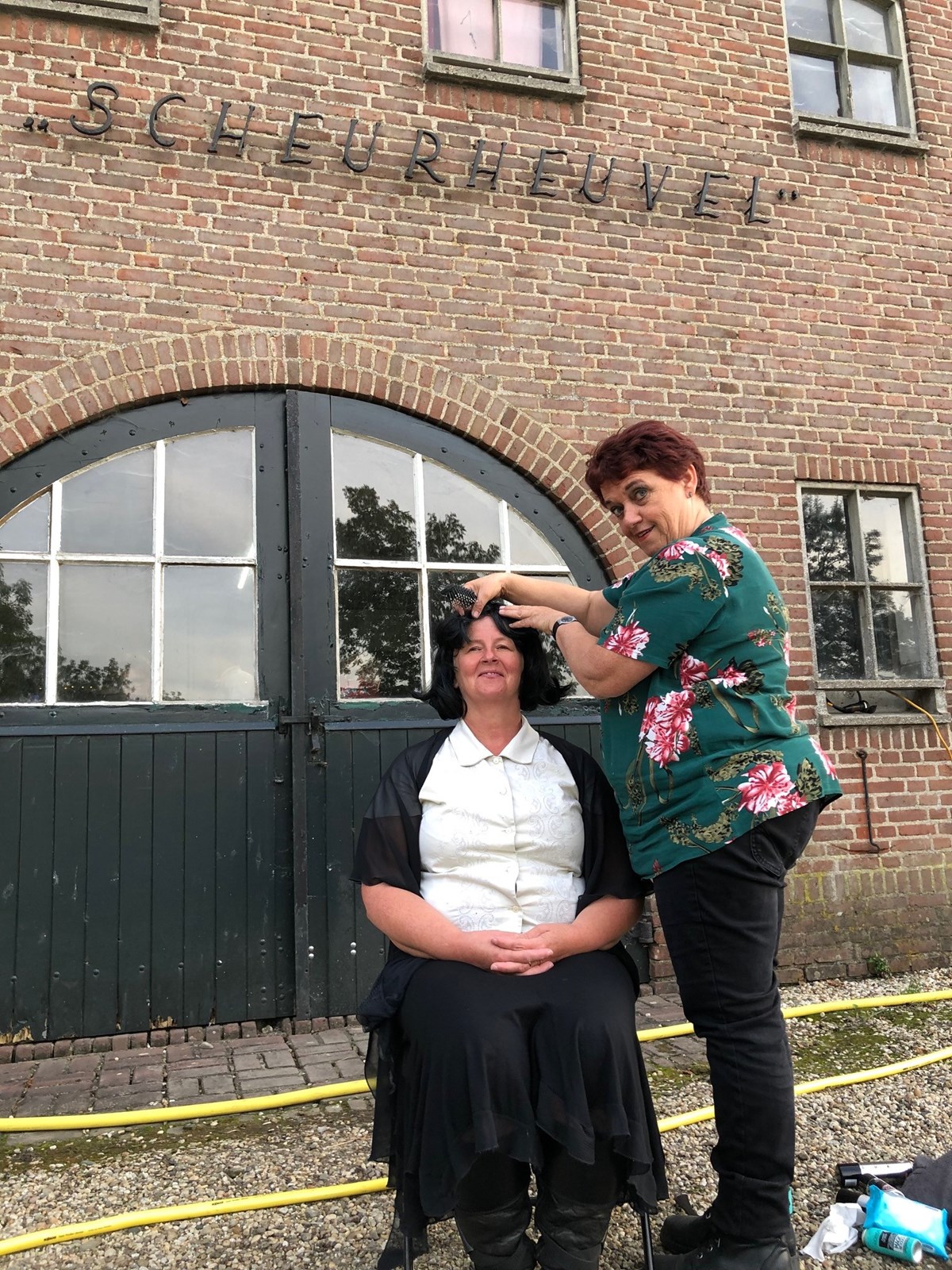 Ginds, tussen de netels