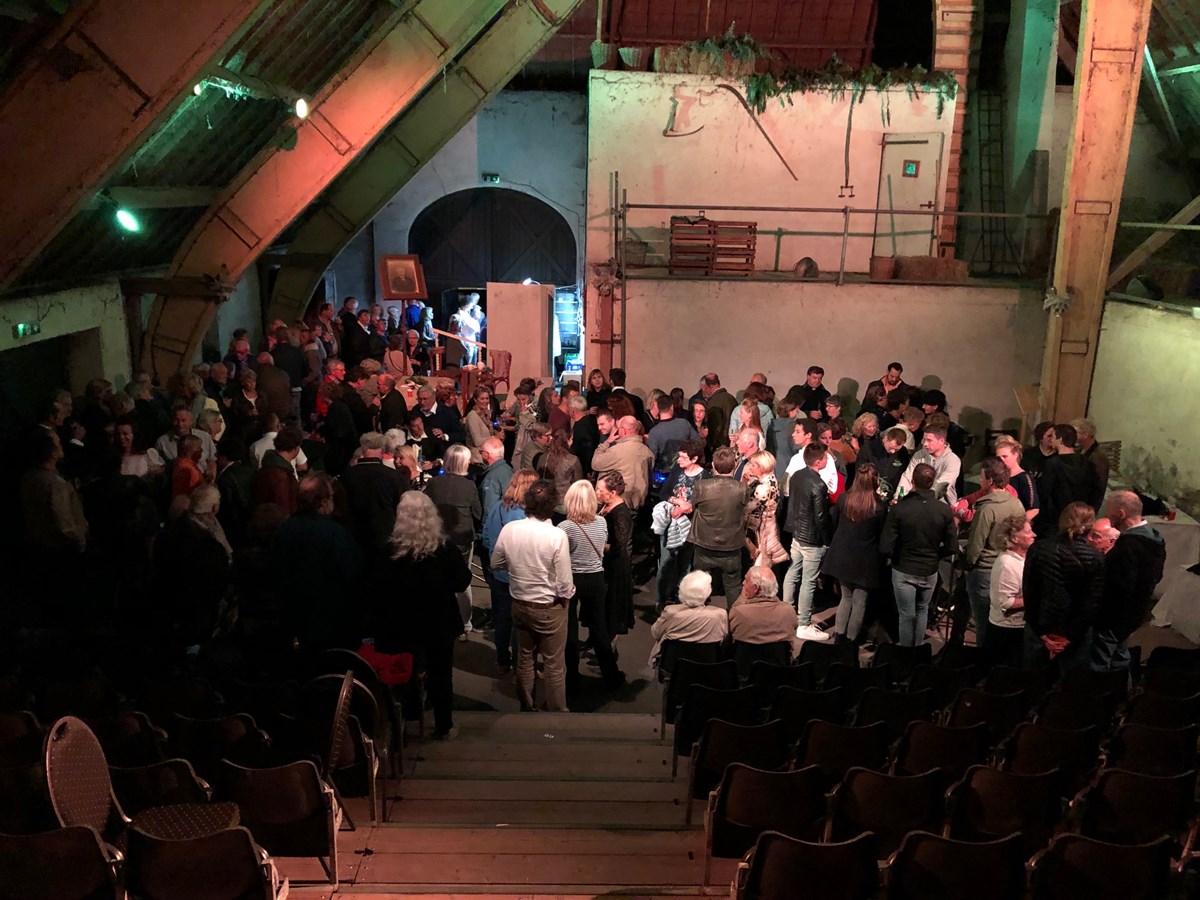 Ginds, tussen de netels