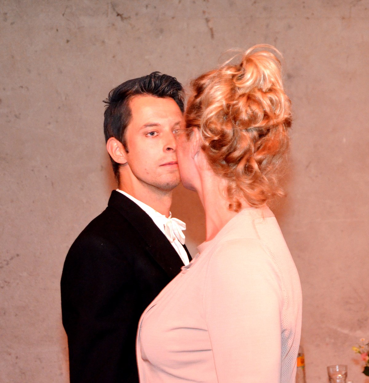 Ginds, tussen de netels