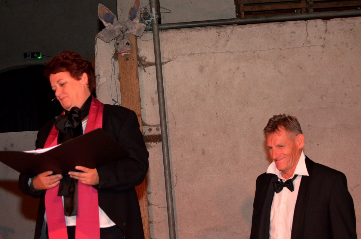 Ginds, tussen de netels