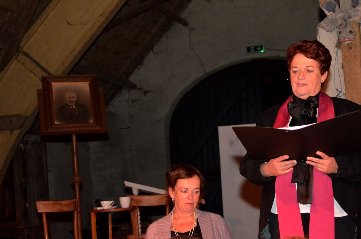 Ginds, tussen de netels