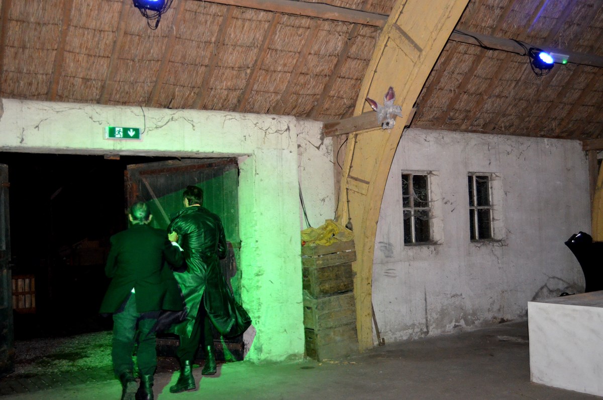 Ginds, tussen de netels