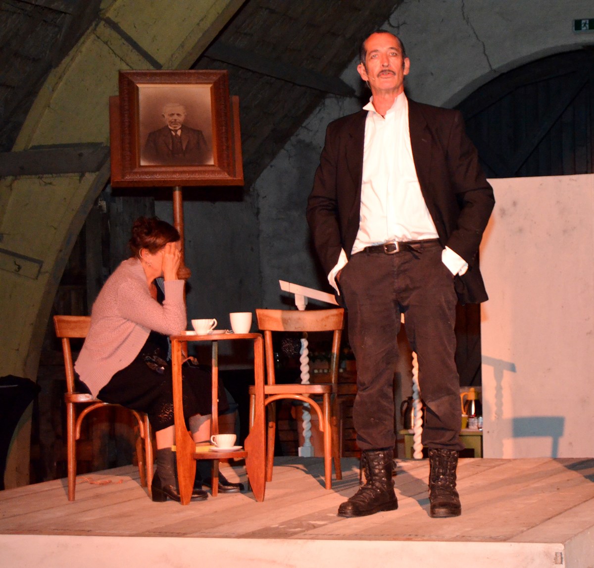 Ginds, tussen de netels