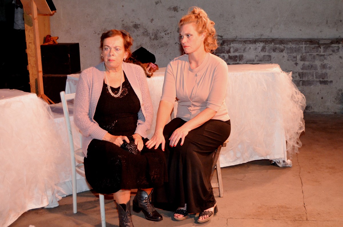 Ginds, tussen de netels