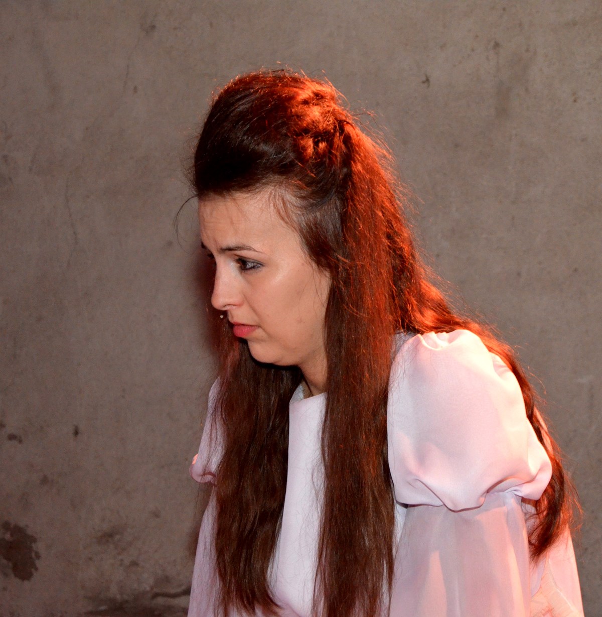 Ginds, tussen de netels