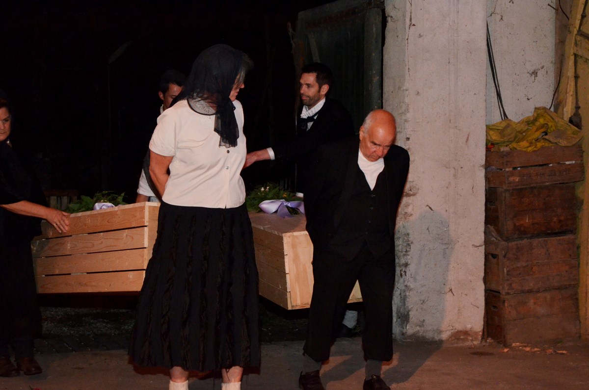 Ginds, tussen de netels