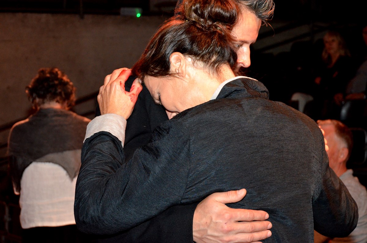 Ginds, tussen de netels