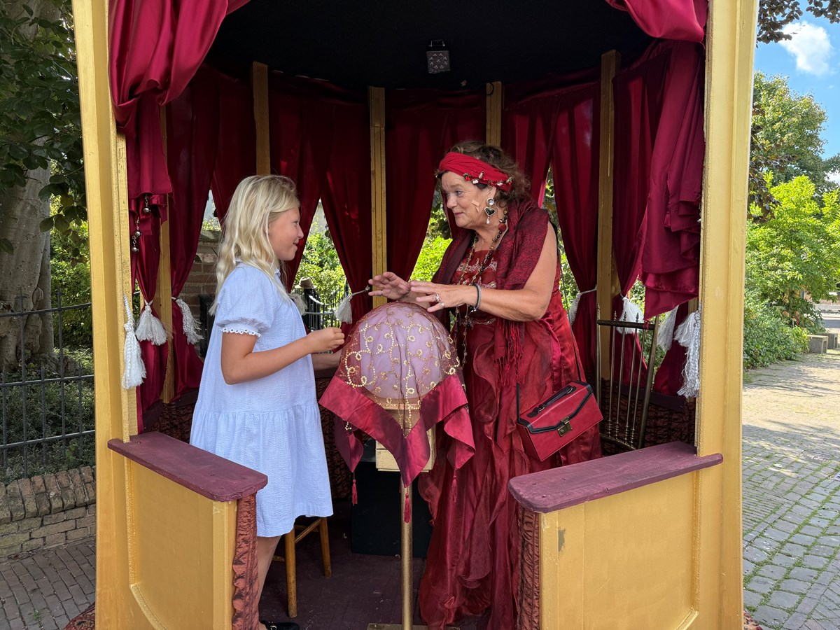 Dorpsgeheimen 100 jaar