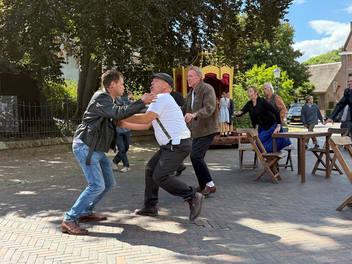 Dorpsgeheimen 100 jaar