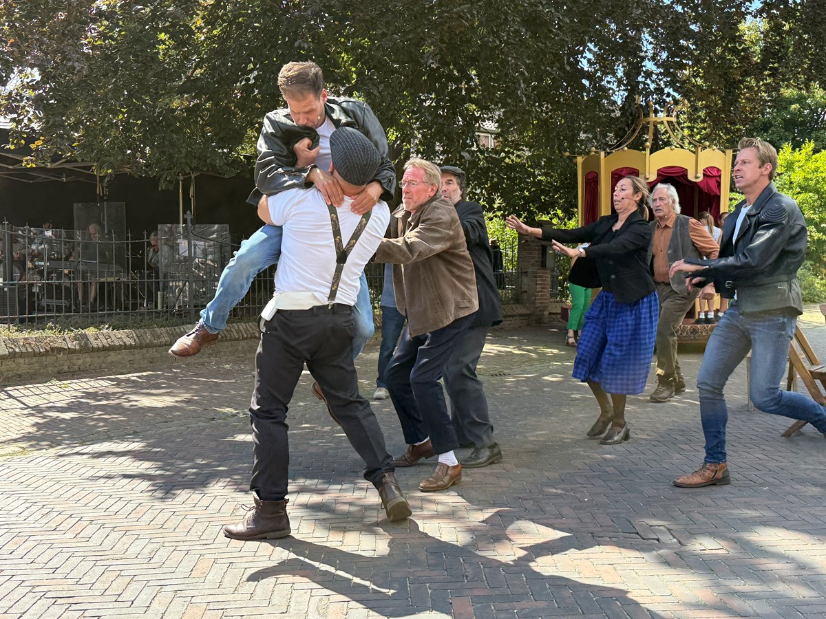 Dorpsgeheimen 100 jaar