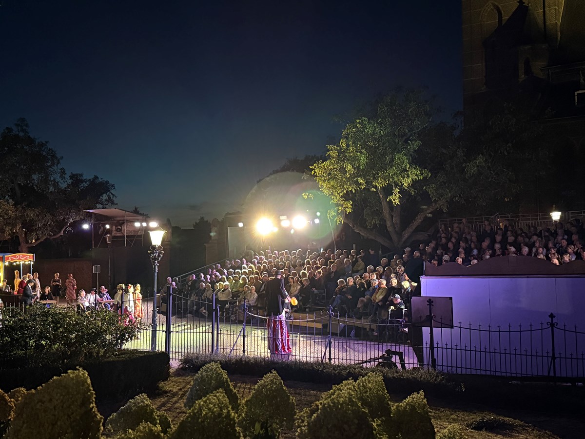 Dorpsgeheimen 100 jaar