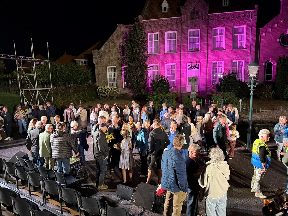 Dorpsgeheimen 100 jaar