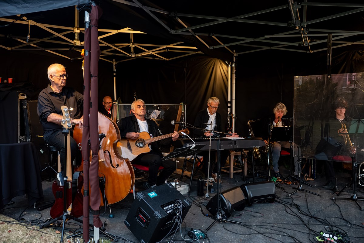 Dorpsgeheimen 100 jaar EMM