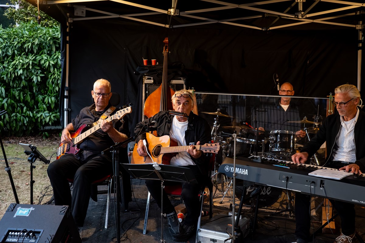 Dorpsgeheimen 100 jaar EMM