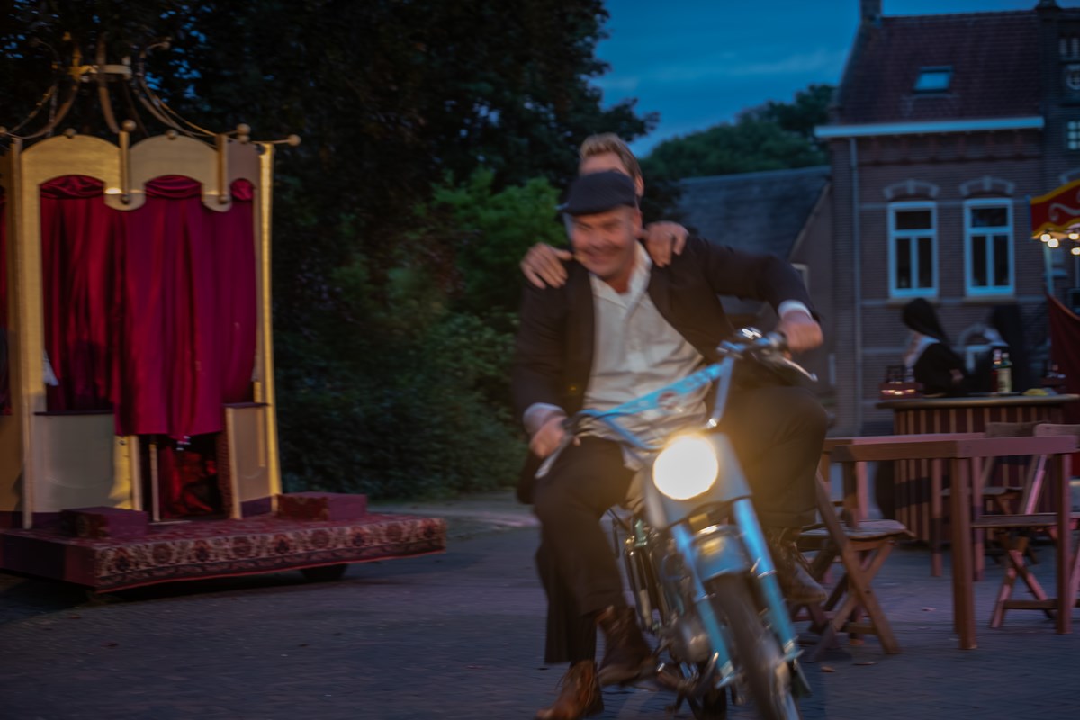 Dorpsgeheimen 100 jaar EMM