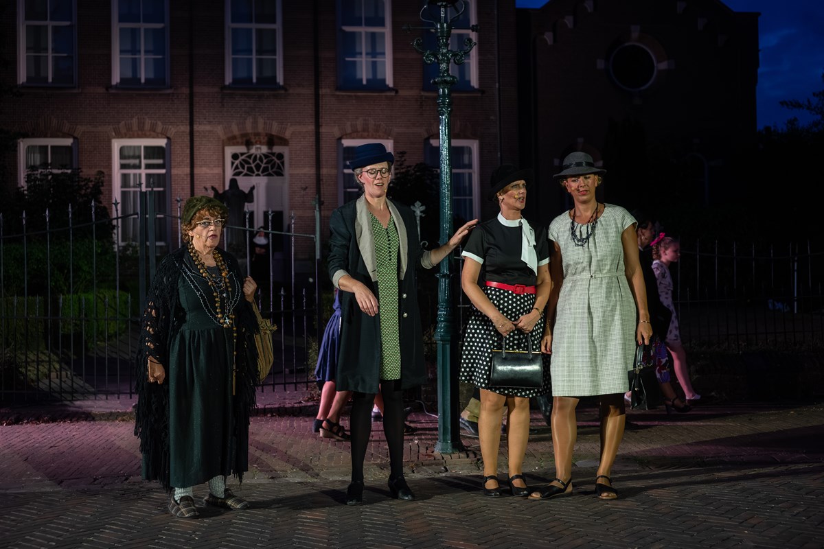 Dorpsgeheimen 100 jaar EMM