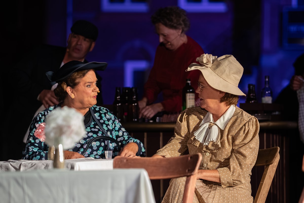 Dorpsgeheimen 100 jaar EMM