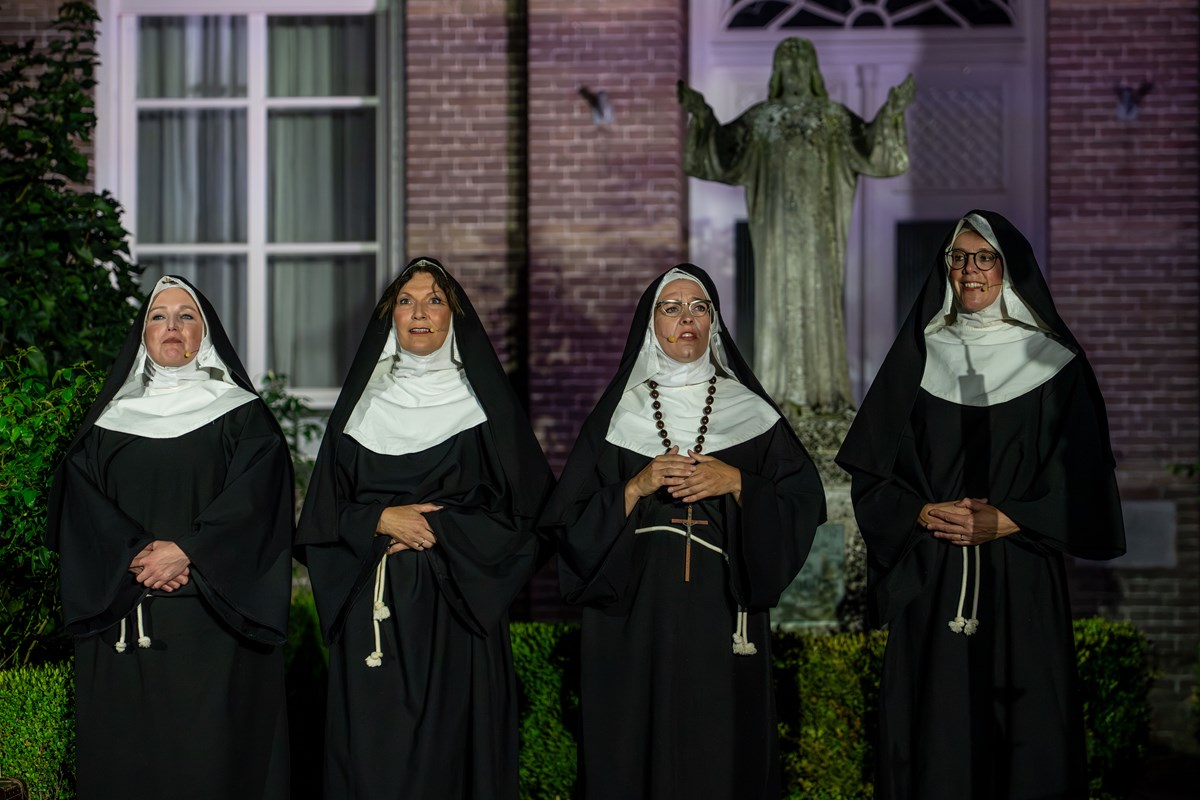 Dorpsgeheimen 100 jaar EMM