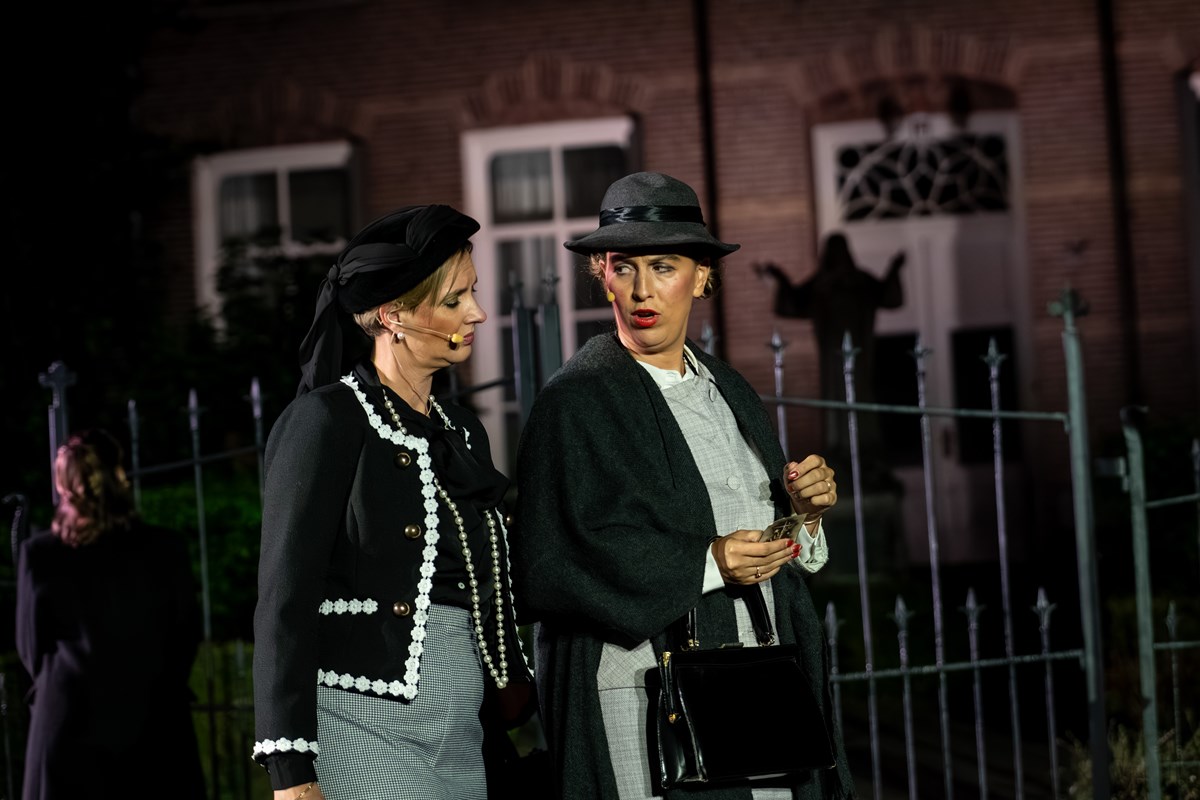 Dorpsgeheimen 100 jaar EMM